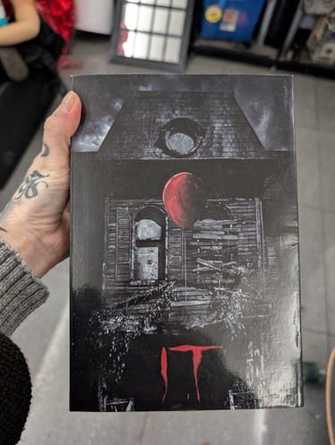 Neca pennywise figure - neca, it