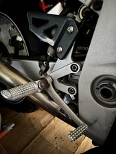 Gsxr 600 K2  RHS Foot Rest And