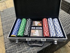 Poker Chips Set [300] in Aluminium Case + 2 Decks of Cards-Silver + 5 Dice