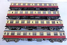 OO Gauge Bachmann Rake of 4 Crimson and Creme BR MK1 Coaches Unboxed