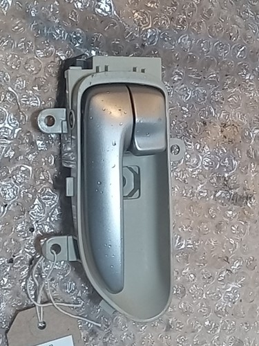 Nissan elgrand e51 2002 - 2002, inner