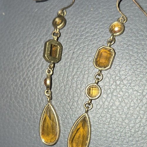 Gold tone metal - metal, dangle/drop