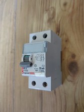 LEGRAND 08910 TENBY 40A RCD CIRCUIT BREAKER 089 10 SENT FAST