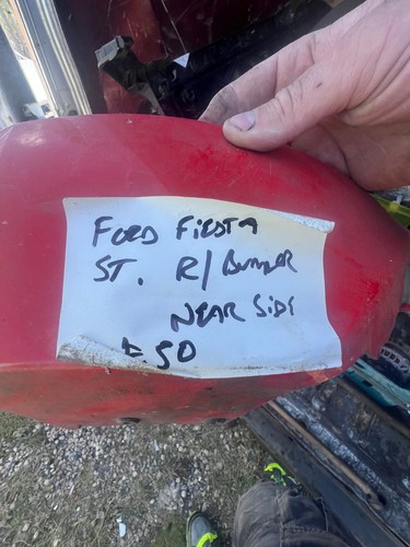 Fiesta rear bumper - bumper, corner