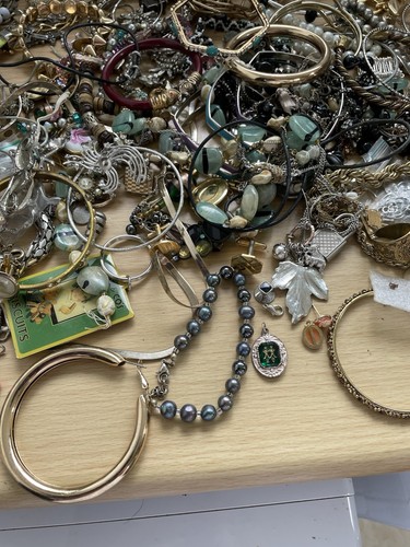 Job lot jewellery some - of,