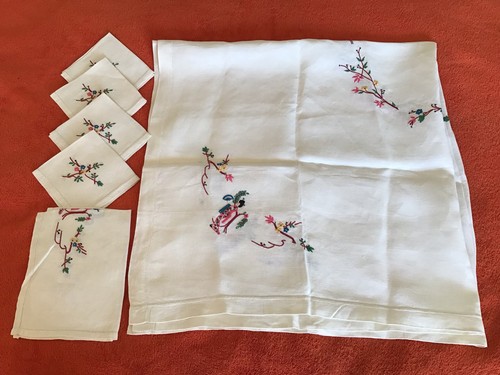 Vintage hand embroidered - ,