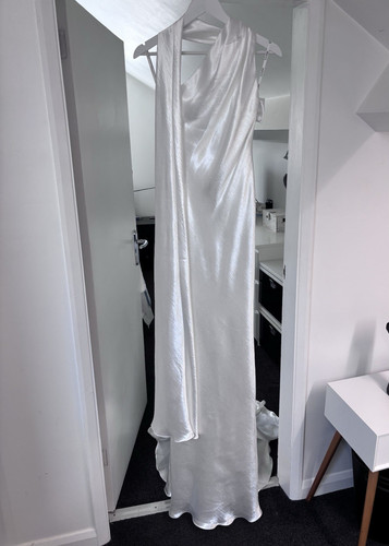 Newhite satin one - one, shoulder
