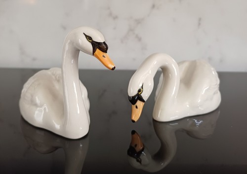 Pair vintage beswick swans - of,