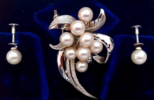 Vintage cultured akoya pearls - vintage,