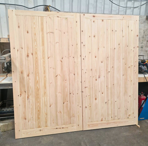 Garage doors wood - wood, flat