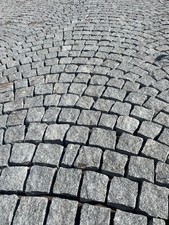 granite cobble setts 100x100x100mm Available in yellows. Price For 5.5 Sq2
