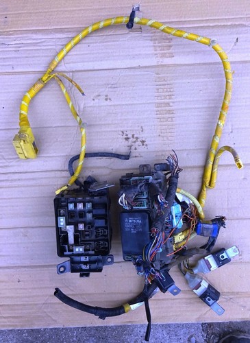Fuses box 38600 s04 - box, honda