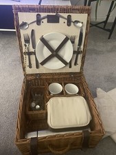 Vintage Optima Picnic Basket x