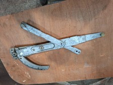 Austin / Rover metro 5 door drivers side front manual window regulator