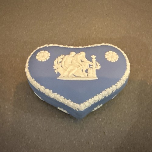 Beautiful antique wedgwood - beautiful,