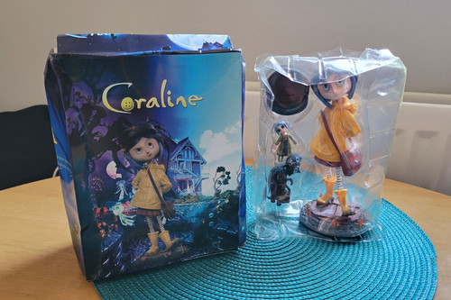 Coraline collectable figures - coraline,