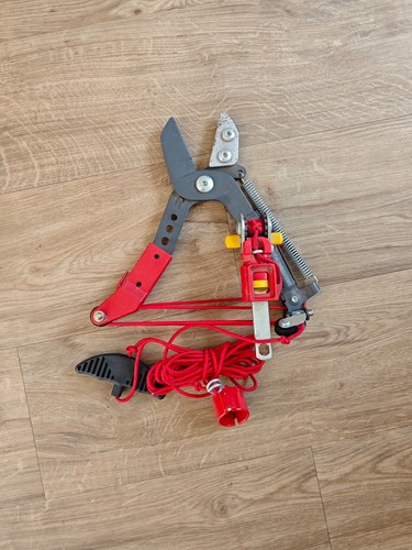 Wolf tree pruner attachment - pruner,