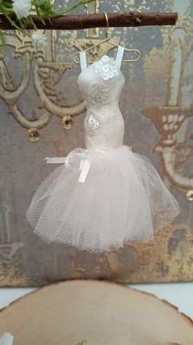 Scale handmade dolls house - 12,