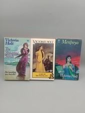 Victoria Holt Pocket Paperback