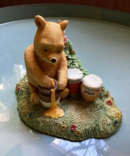 Winnie the pooh bear resin - pooh,