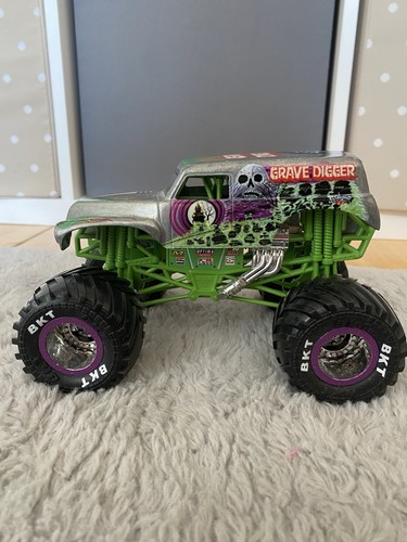 Monster jam official - official, grave