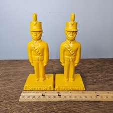iH Yellow Cast Iron Cadet