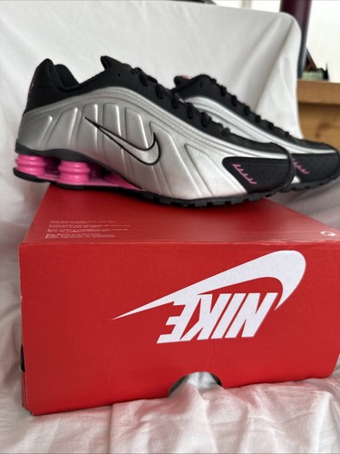 Nike shox men 7 5 - r4, 7.5