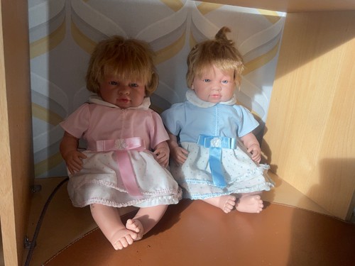 Berbesa crying twin boy girl - boy,