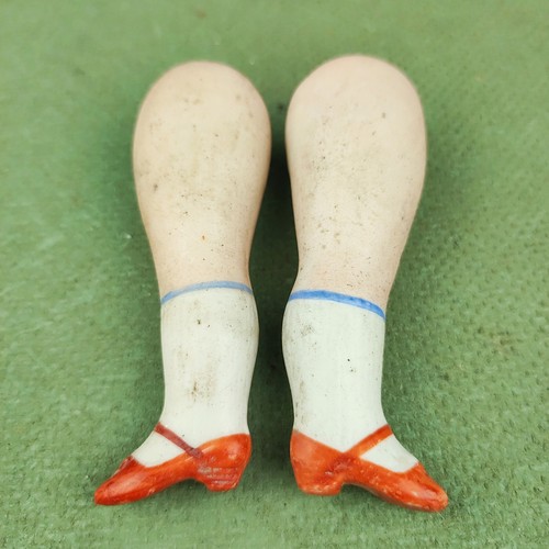 Antique dollhouse doll - , legs
