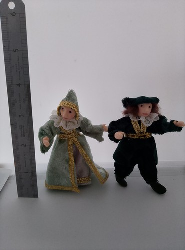 Dolls house miniature - dolls,