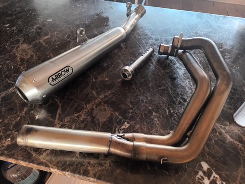 Triumph thruxton 900 genuine - thruxton,