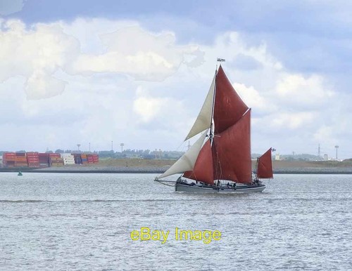 Photo 6x4 sailing barge the - sailing, in