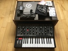 Moog Grandmother Dark