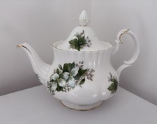 Royal Albert Teapot Trillium