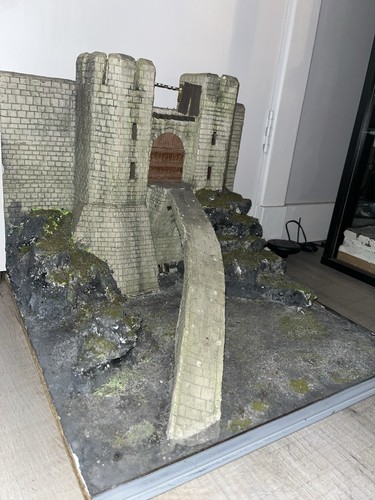 Model fortress helms deep - fortress,