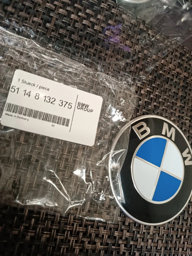 Genuine bmw front badge mm - front,