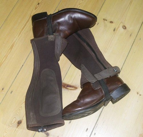 Kty brown leather paddock