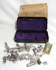 SINGER 201K TIN OF SEWING MACHINE ACCESSORIES FEET BOBBINS etc VINTAGE