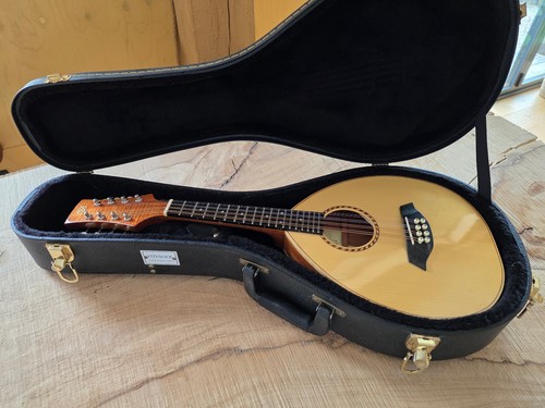 Mandolin style thomas - mandolin, by