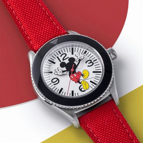 Undone disney mickey mouse - mickey,
