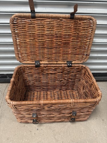 Vintage picnic basket leather - picnic,