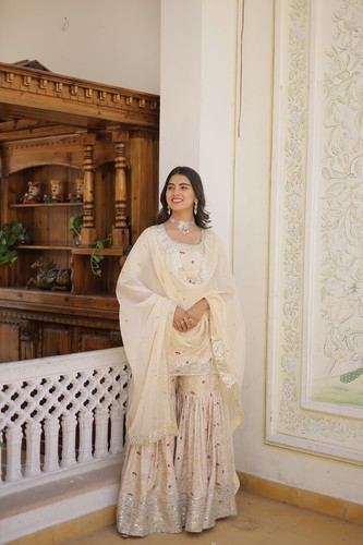 Pakistani salwar kameez indian - pakistani,