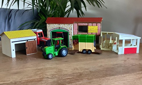 Vintage toy farm buildings - toy,