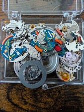 LOT OF CARTIER MOVEMENTS AND
