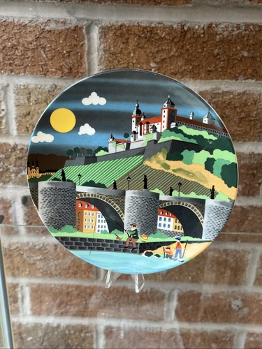 Poole pottery plate 435 - ~,