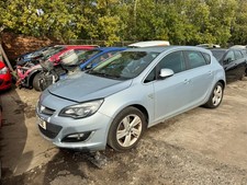 VAUXHALL ASTRA J SILVER 2015
