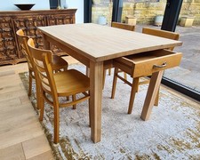 Kitchen / Dining Table with 4