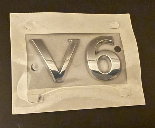 Genuine jaguar badge 43156 - v6,