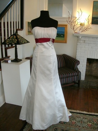 Wedding gown ivory claret - gown, w/claret