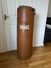Lonsdale Leather Original 35 Kilo Punch Bag Heavy Duty Punching Bag with chains